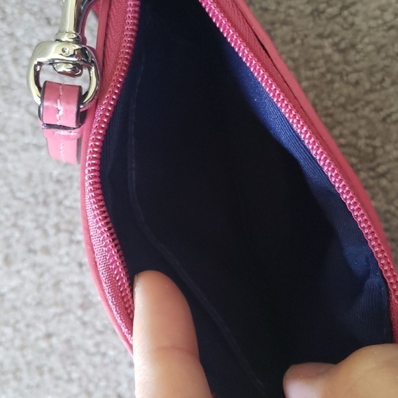 COACH Pleated Medium Leather Wristlet Purse ~ Hot Pink Fuchsia - Picture 7 of 7